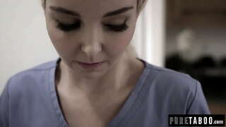 Chloe Чери не е очаквала такъв масаж