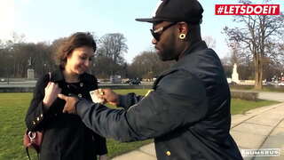 BUMS BUS - #Meggie Marika - сексуалды жопа брюнетка Үлкен қара әтеш автобуста бұрғыланған хардкор