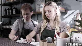 Sexy stepsis Lilia Larimar nahafinaritra ry zalahy lehibe mafy ny akoho rehefa izy ninonoanao izany