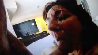 Cougar slut लिन्छ एक विशाल लोड उनको अनुहार मा!