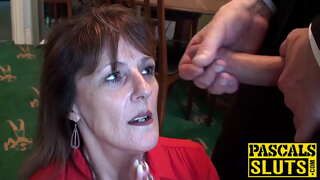 Ajrashgan etuk ayol Pandora men bo'ysunishga jinsiy aloqa ega