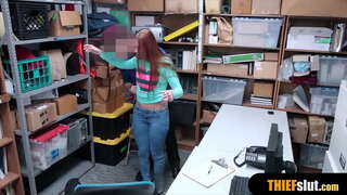 پا دراز, سکس رو سکس در مرکز خرید و می شود دمار از روزگارمان درآورد خشن