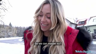 عوامی ایجنٹ یورپی sexbomb جینیفر Amilton جنسی چمڑے سوفی پر