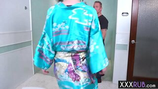 палав милфа масажи за тяло на човек и ролята на големия парче