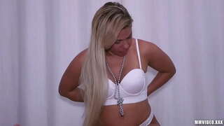 Бразильянка белән зур киской ала потрясающую сперму бу зат