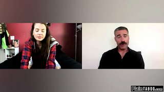 Busty teen akiri nudan ifo ŝia perv counselor.Ŝi prenas el ŝiaj grandaj mamoj kaj kroĉas ŝia ludilo.Ŝi session ĝi kaj fucks her hairy pussy