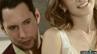 I dobët stepdaughter përdorur nga ana e saj e prishnin njerku