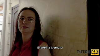 TUTOR4K. मान्छे भन्नुभयो शिक्षक त्यो घेराउ खुट्टा केही पैसा प्राप्त गर्न को लागि पाठ