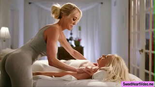 Милфа Брэнди Лав помага киске си Клиент Лири Lowes да достигнат до оргазъм